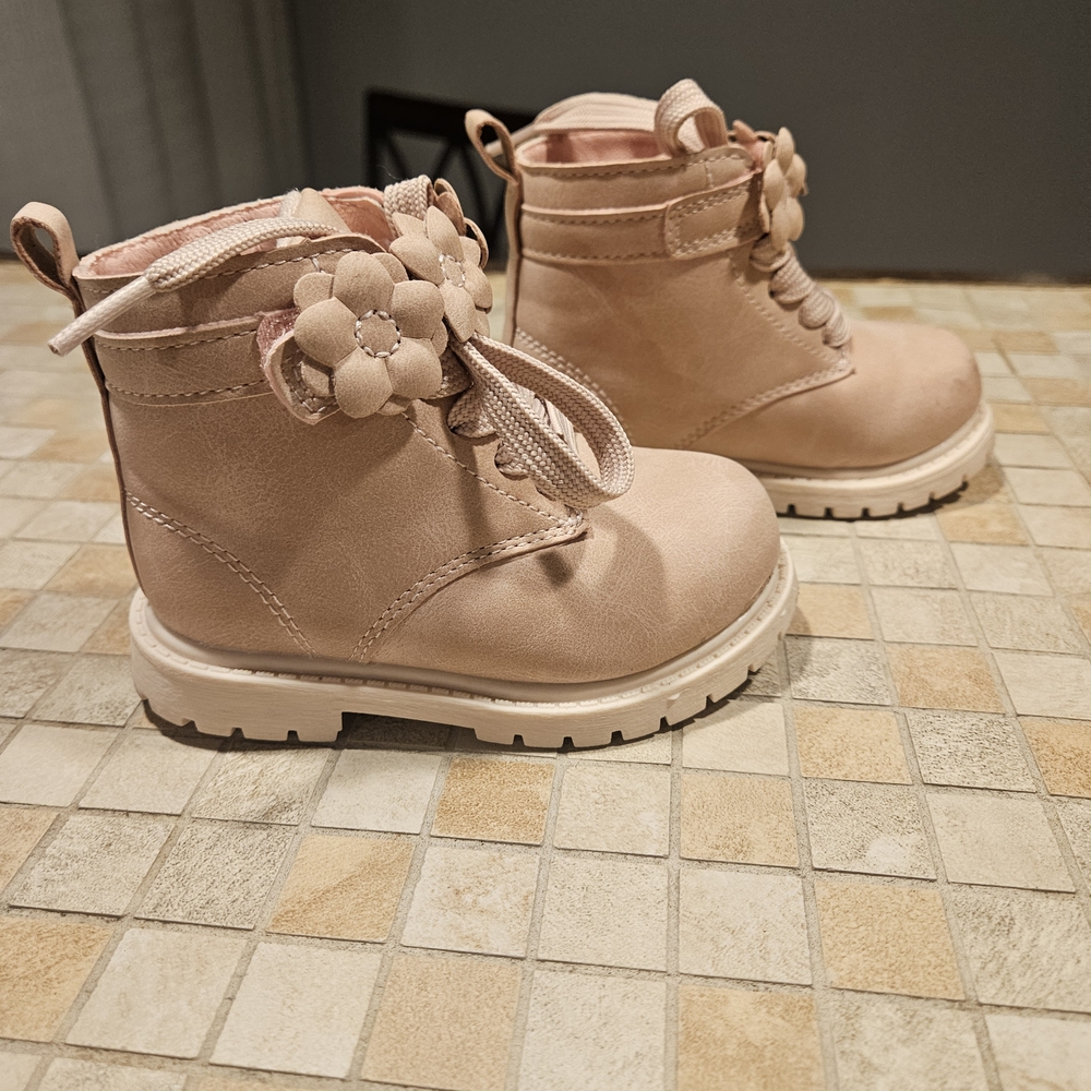Carters Pink Kids Baby Boots with Flower Detail EUC!!!! SIZE 6